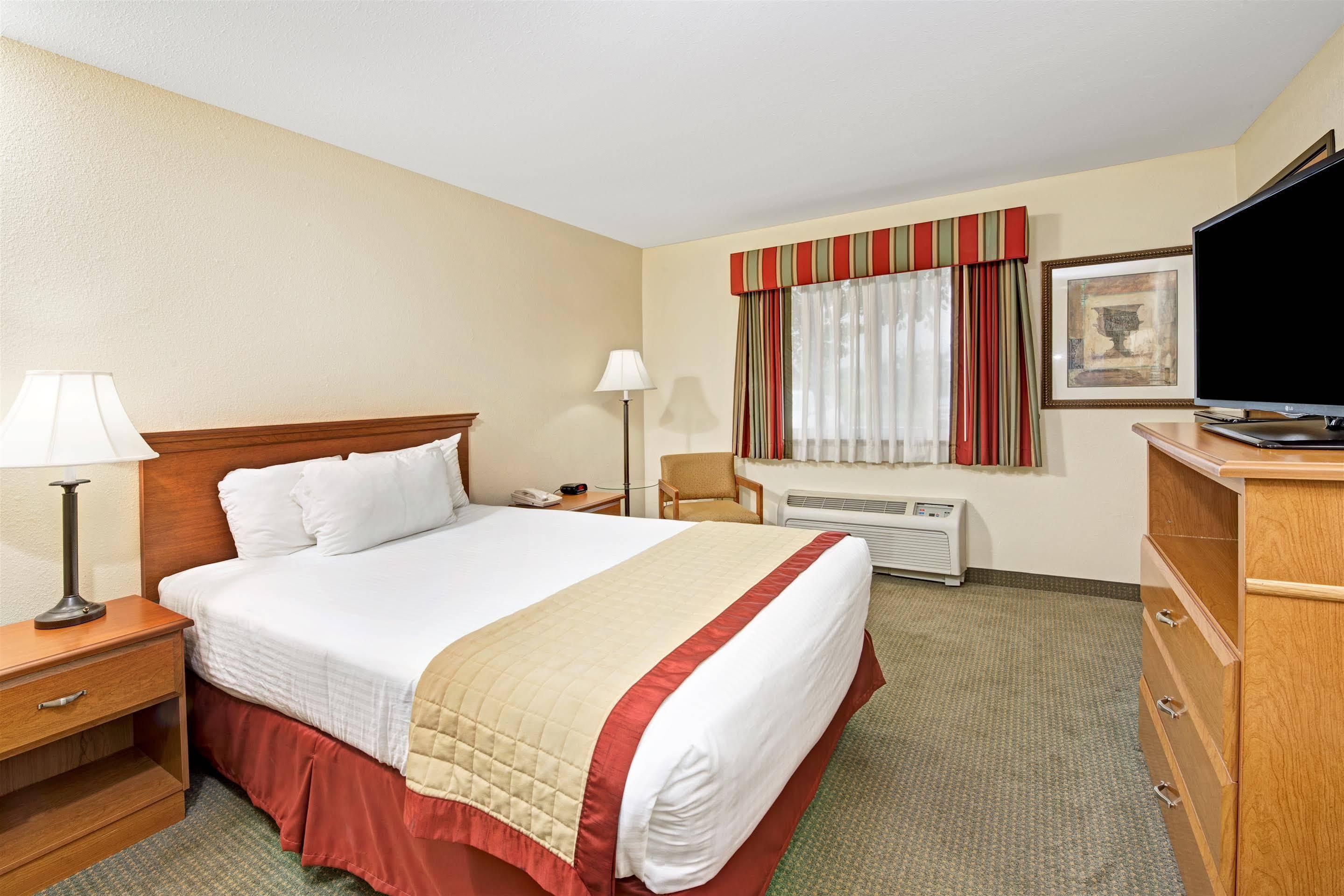 Baymont By Wyndham Indianapolis Hotel Exterior foto